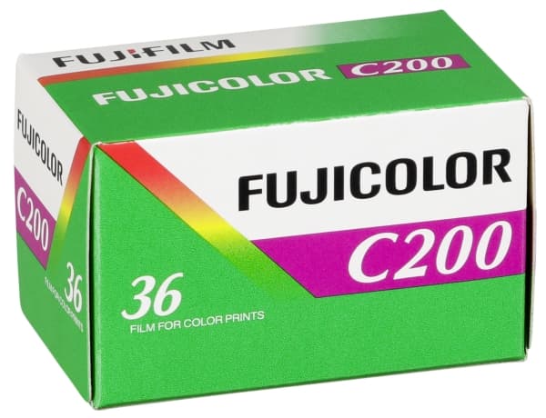Fujifilm 200 - Consumer film - 135 (35 mm) - 200ASA - 36 shots.