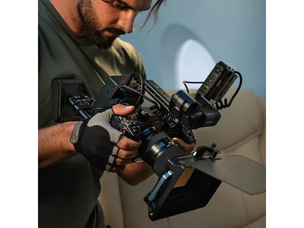 SmallRig 4063B, Svart, Gjuten aluminium, Rostfritt stål, 1/4-20", 180°, FX3,EOS R7,EOS R10,EOS R6,LUMIX GH6,EOS R5,LUMIX GH5, EOS R5C,a7S III,LUMIX S