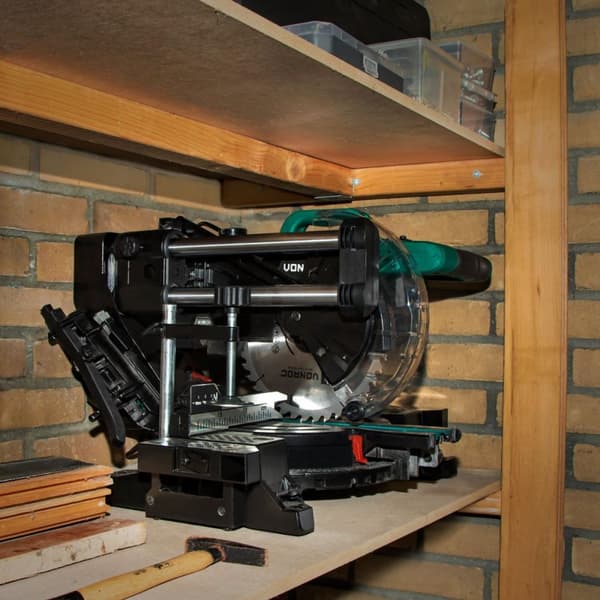VONROC Kap-/ geringssav - 2200W - 216mm | Kompakt | Med laser og LED