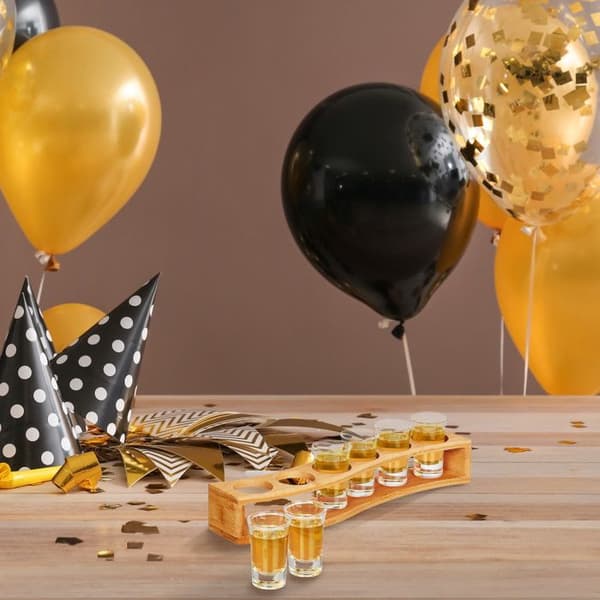 Relaxdays Shotbricka, set med 6 glas, 4 cl, böjd stöd, presentidé, bambu, natur