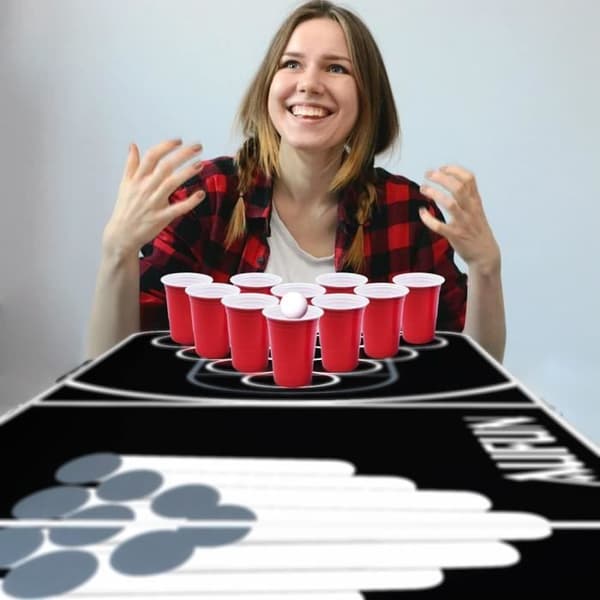 YUENFONG Beer Pong-koppar 100 st plastmuggar för julfestfestivaler Bröllopscamping (100 koppar 10 bollar)