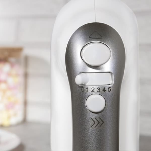 Cecotec Hand mixer, 500 W, 5 speed levels and Turbo function, and 3 stainless-steel accessories.