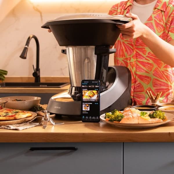 Cecotec Food processor with 37 functions. With scale and dishwasher-safe jar made of stainless steel.