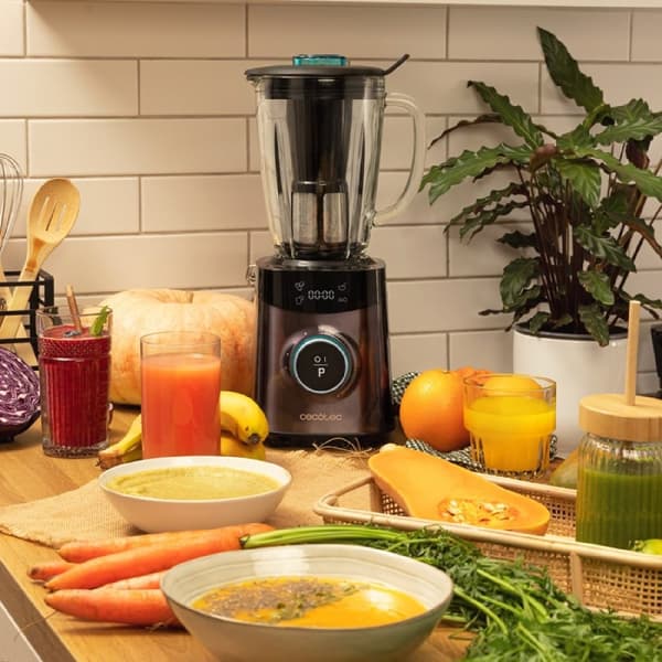 Cecotec American-style jug blender with 2500 W, with 8 blades coated with black titanium and heatproof molten glass jar with 1.8-litre capacity. It h