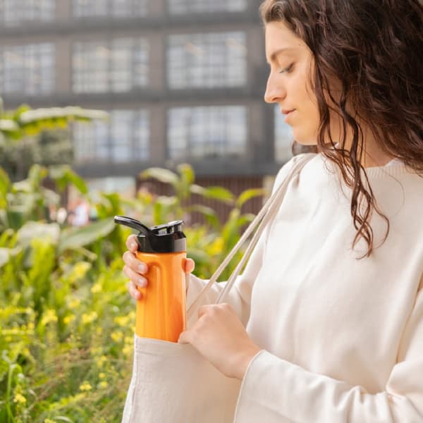 Cecotec Smoothie blender with portable bottle, 4 blades coated with black titanium and 350 W.