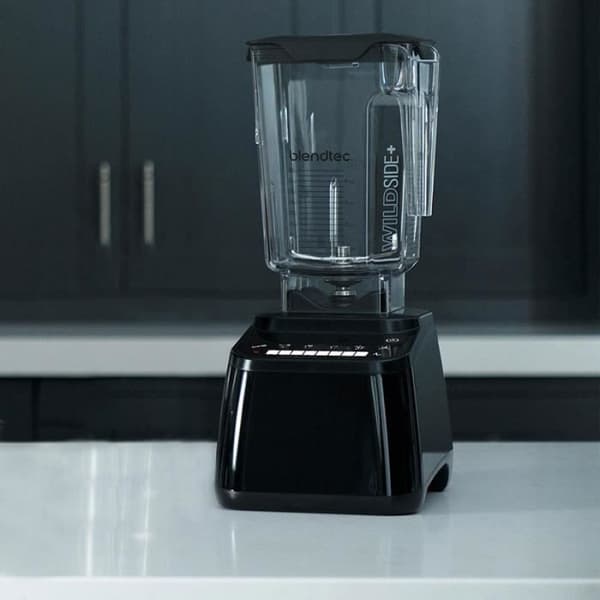 Mixare - BLENDTEC - Designer 650 - Svart - 3,0 hästkrafter - 8 hastigheter - 8 års garanti