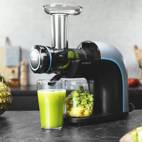 Cecotec Cold-press juicer, 150 W, with easy-to-clean filter and pulp strainer.