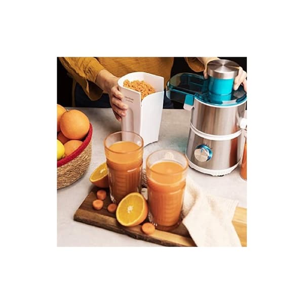 Cecotec 40-W centrifugal juicer with compact design and titanium-coated disc.