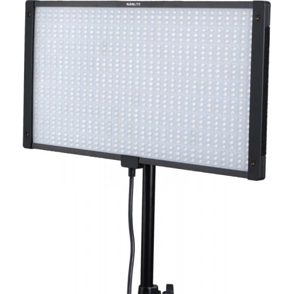 Nanlite PavoSlim 120C RGBWW -LED-paneelivalaisin,