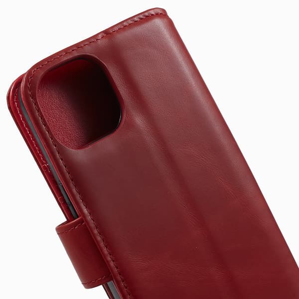 Nordic Covers iPhone 11 Kotelo Essential Leather Poppy Red