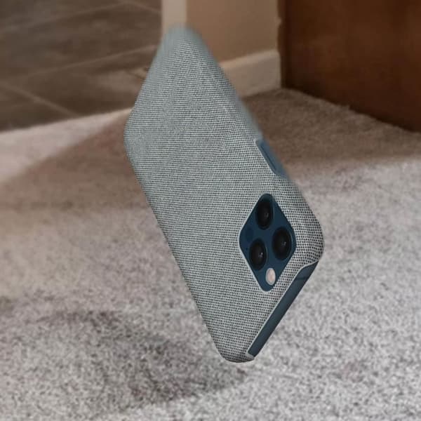 iPhone 12 / 12 Pro Fodral Styvt tyg Finish Anti-fingeravtryck Tvättbar röd