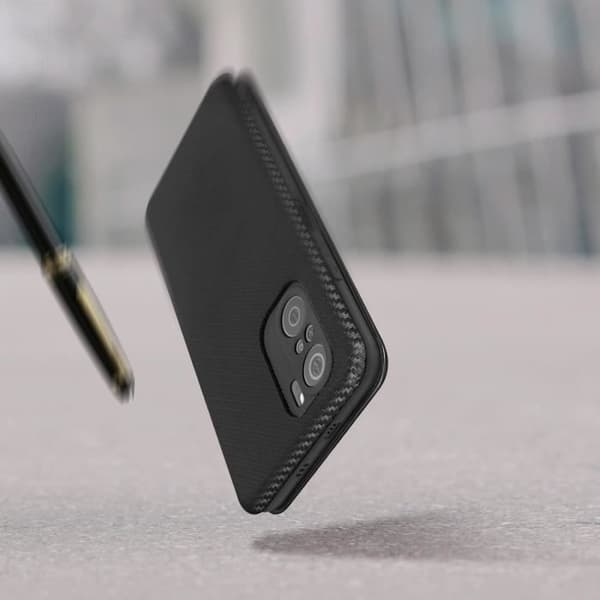 Fodral - Xiaomi - Poco F3 - Ekoskinn - Kolfiberlook - Mjuk - Inkluderad handledsrem