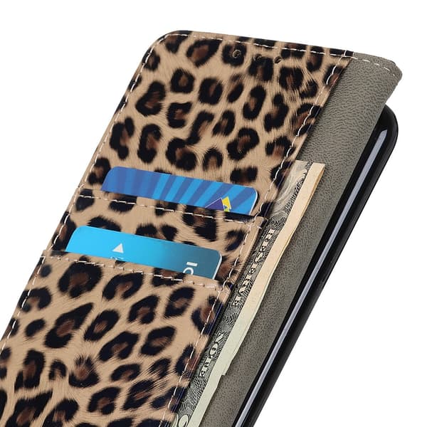SKALO Motorola Moto G22 Leopardikuvioinen lompakkokotelo PU-nahasta.