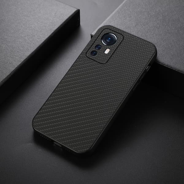 SKALO Xiaomi 12 Pro Carbon Fiber TPU-suojakuori - Musta