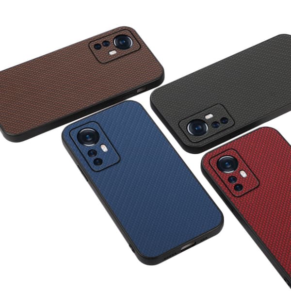 SKALO Xiaomi 12 Pro Carbon Fiber TPU-suojakuori - Musta