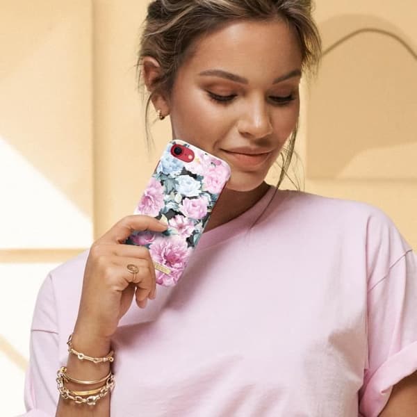 Coque iPhone SE 2022, 2020, 8, 7, 6S, 6 - Ideal of Sweden - Pionträdgård - Rigid - Rosa - Trådlös laddning QI