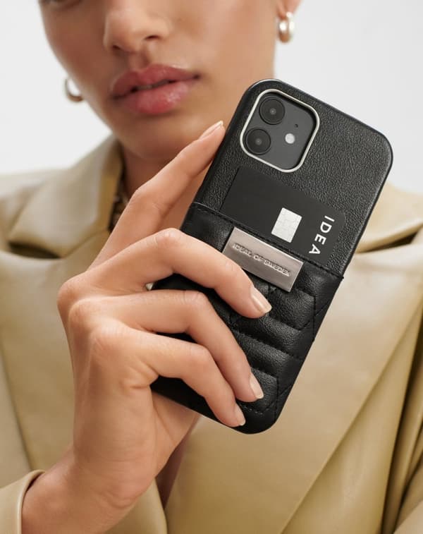 Statement Case iPhone 11 / XR Quilted Black Mini Pocket