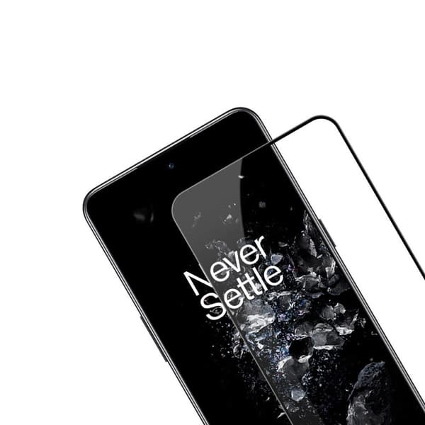 Skärmskydd OnePlus 10T - 3D Härdat Glas - Svart (miljö)