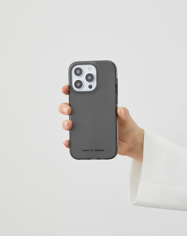Clear Case iPhone 12 / 12 Pro Tinted Black