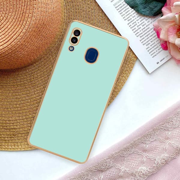 Samsung Galaxy A20 / A30 / M10s Suojakuori Suojakotelo joka on valmistettu joustavasta TPU-silikonista ja jossa on kameran suojaus