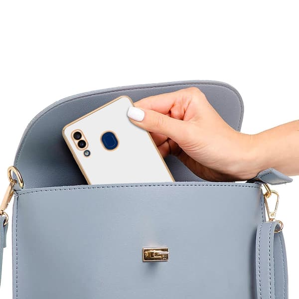 Samsung Galaxy A20 / A30 / M10s Suojakuori Suojakotelo joka on valmistettu joustavasta TPU-silikonista ja jossa on kameran suojaus