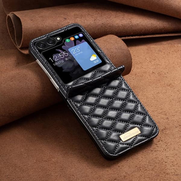 SKALO Samsung Z Flip5 BINFEN COLOR Quiltat Flip Skal - Svart