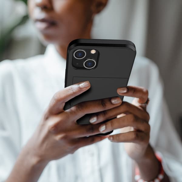 SKALO iPhone 15 Plus Armor Suojakuori korttikotelo - Musta