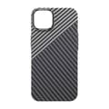 Miniatyrbild 3 av 6: iPhone 15 Skal i Kolfiber – Svart/Vit