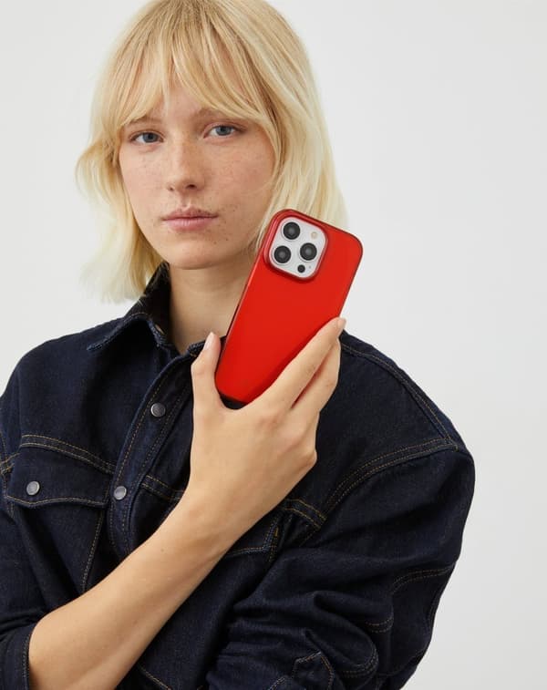 Clear Case iPhone 13 / 14 / 15 / 16e Radiant Red