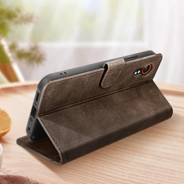 Fodral till Samsung Galaxy Xcover 7 - AVIZAR - Khazneh Collection - Videosupportplånbok - Mörkbrun