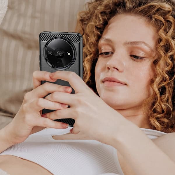 SKALO Xiaomi Redmi A3 Armor Carbon Stöttåligt TPU-skal
