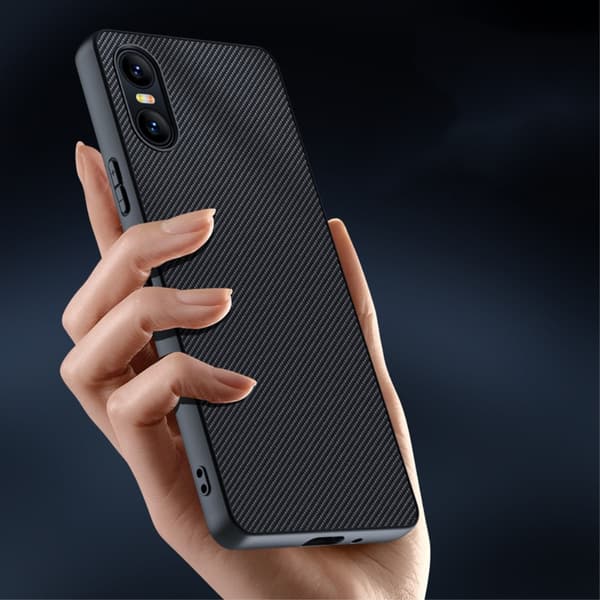 SKALO Sony Xperia 10 VI Carbon Fiber TPU-suojakuori - Musta