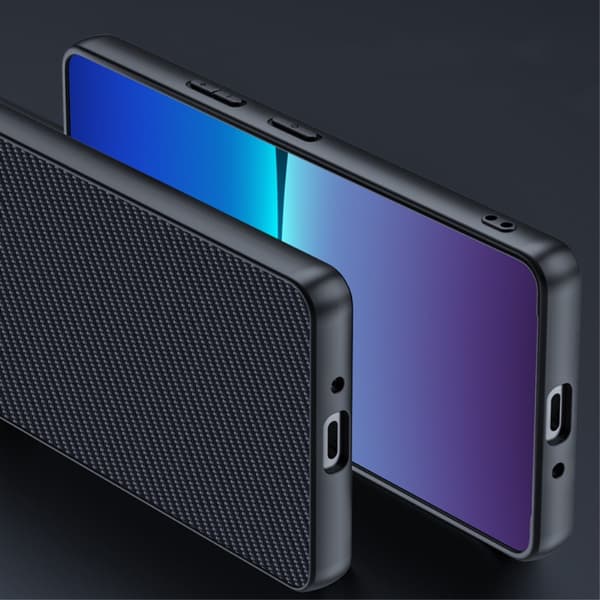 SKALO Sony Xperia 10 VI Carbon Fiber TPU-suojakuori - Musta