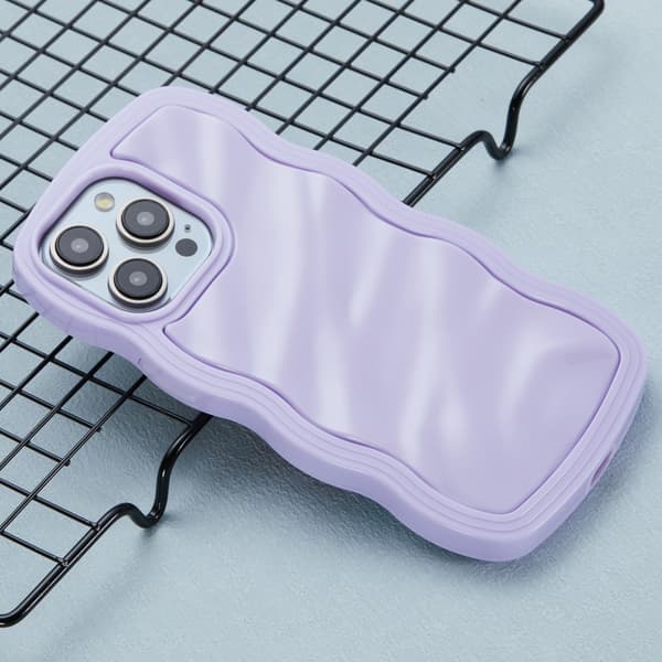 iPhone 15 Pro Max Mobilskal Wavy Textur Lila