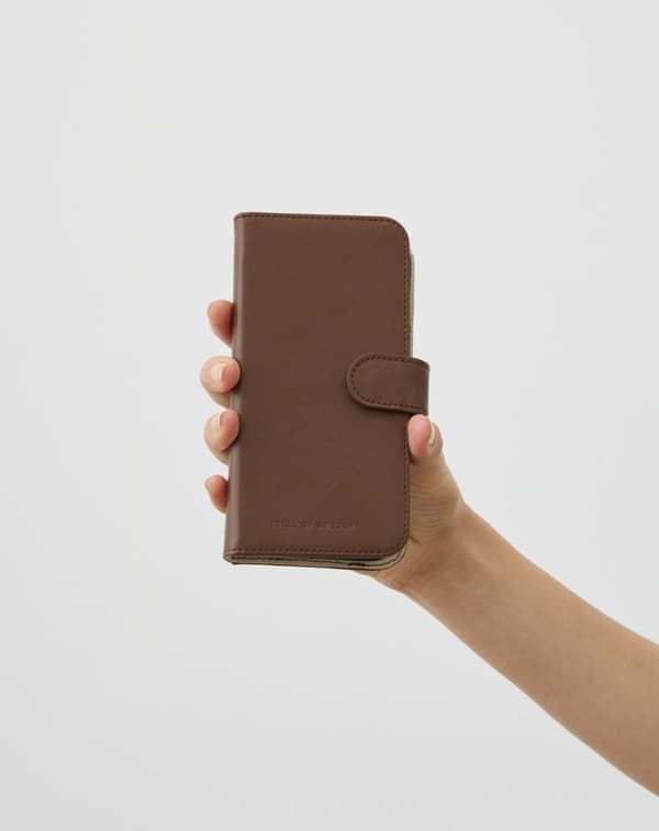 Magnet Wallet+ iPhone 15 Dark Brown