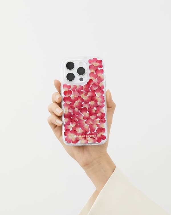 Clear Case iPhone 15 Pro Red Roses