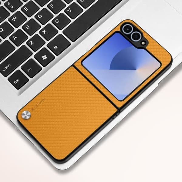 X-Level Semi-Hard Fodral till Samsung Galaxy Z Flip 6 - Carbon Fiber Texture - Orange