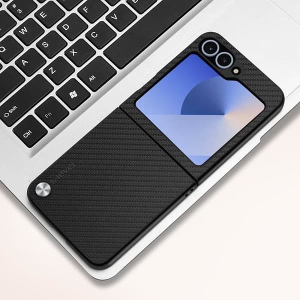 Samsung Galaxy Z Flip 6 X-Level Fodral - Carbon Fiber Texture - Svart