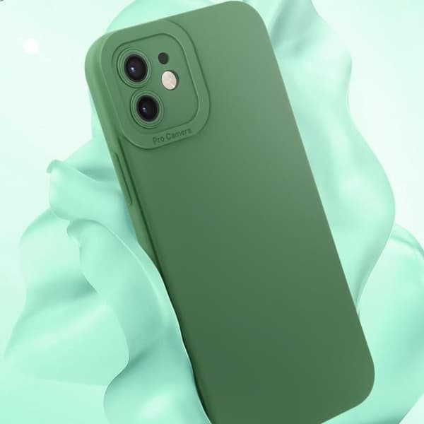Skal till iPhone 12 - AVIZAR - Matt silikon - Förstärkt kamerakantskydd - Grön