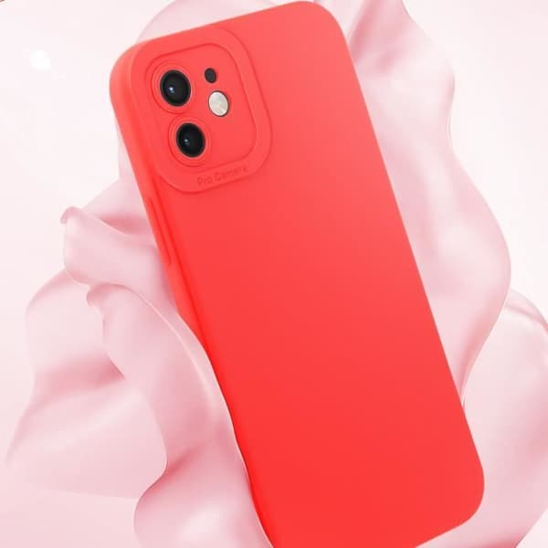 Skal till iPhone 12 - AVIZAR - Matt silikon - Förstärkt kameraskydd - Röd