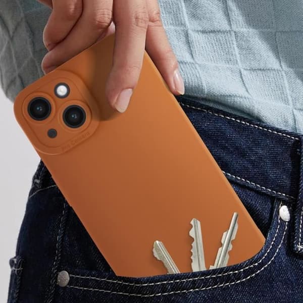 Skal till iPhone 14 Silikon Matt Kameraskydd Ljusbrun