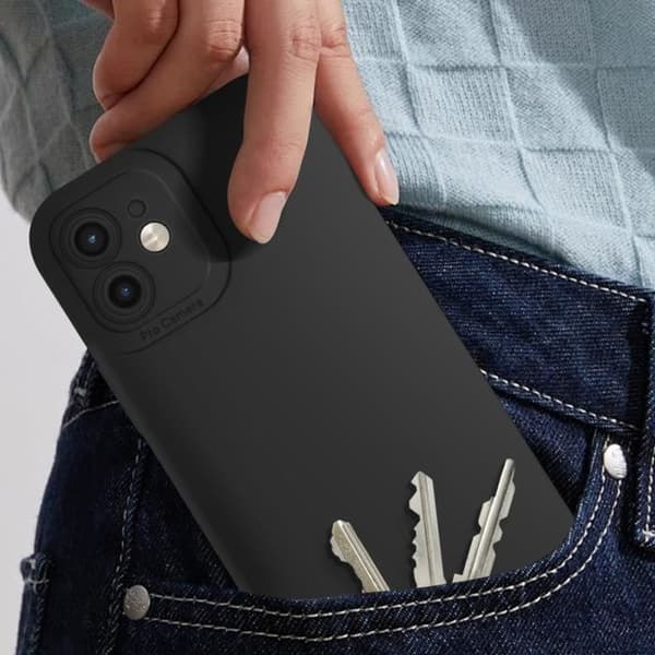 Skal till iPhone 12 - AVIZAR - Matt silikon - Kameraskydd - Svart