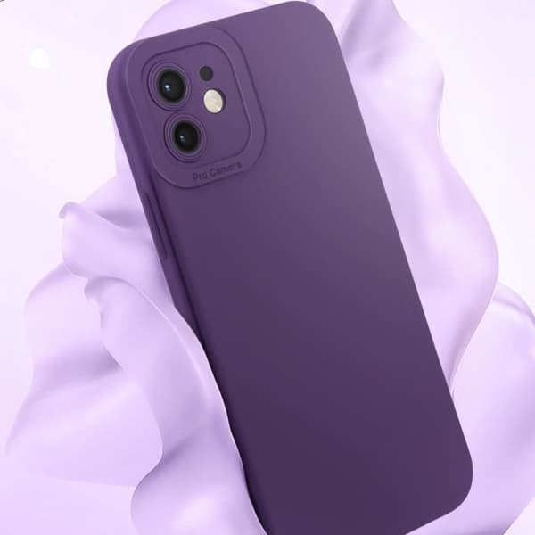 Skal till iPhone 12 - AVIZAR - Matt silikon - Förstärkt kameraskydd - Mörklila