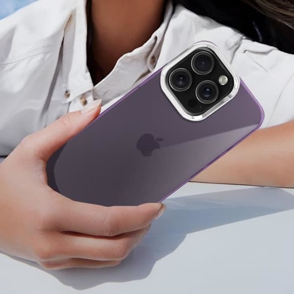 Fodral till iPhone 16 Pro Soft Design Rökt Kamera Contour Metallic Lila