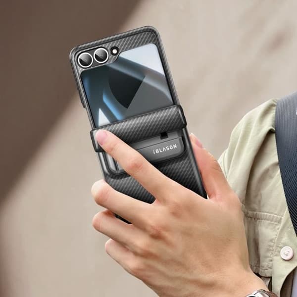 Fodral till Samsung Galaxy Z Flip 6 Rugged Carbon Fiber Kickstand I-Blason Black