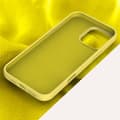 Miniatyrbillede 3 af 3: Liquid silikone cover Apple iPhone 16 Pro - Canary Yellow