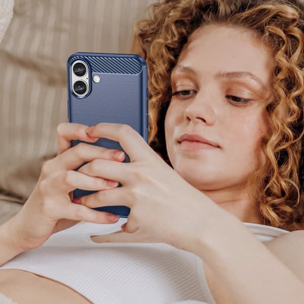 SKALO iPhone 16 Plus Armor Carbon Iskunkestävä TPU suojakuori