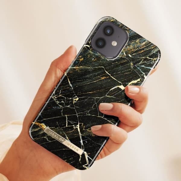 Skal till iPhone 12 Mini Marbled Luxury Ultratunn Port Laurent Marble iDeal of Sweden Svart / Guld