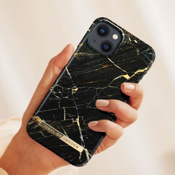 Skal till iPhone 13 Marbled Luxury Ultratunn Port Laurent Marble iDeal of Sweden Svart / Guld