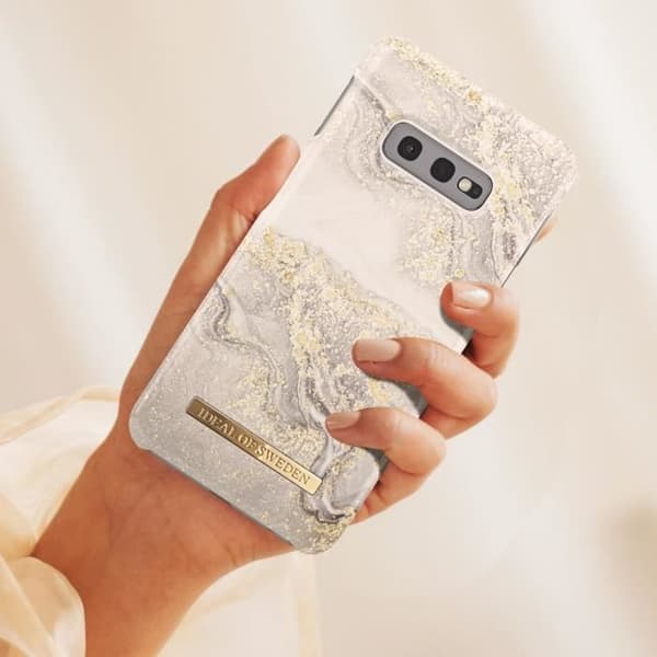 Fodral till Samsung S10e Marbled Luxury Ultra Thin Sparkle Greige Marble iDeal of Sweden Beige